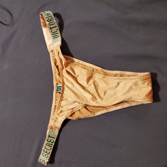 2 Victoria Secret available - Picture 4 of 4